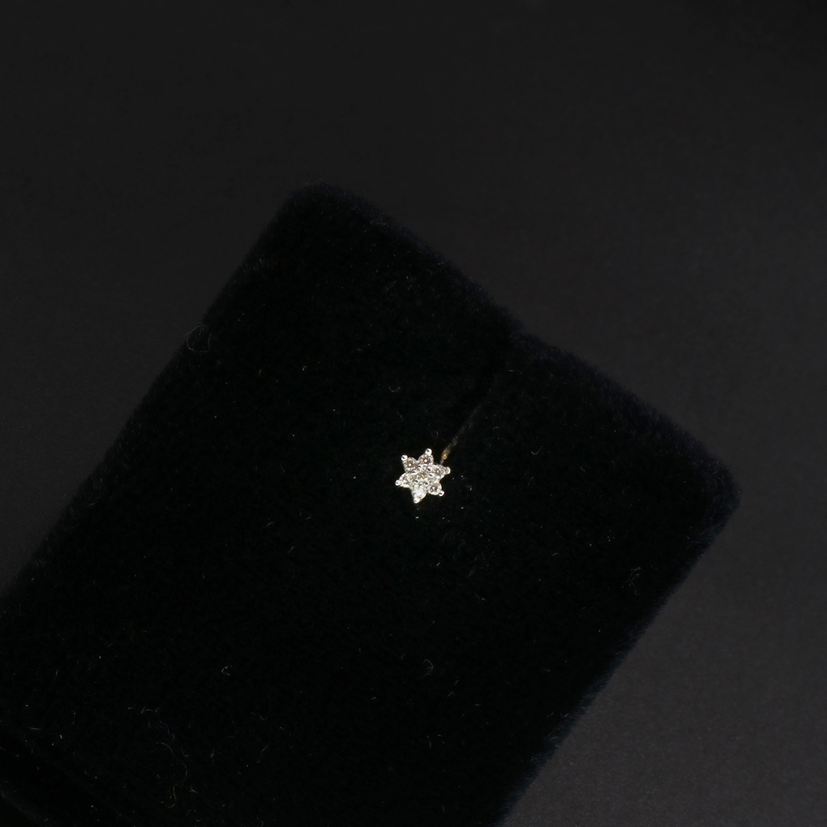 Attractive-Star-Diamond-Nosepin-02-dgoldpassion