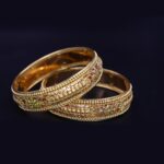 Elegant-White-Gold-Floral-Bangles-02-dgoldpassion