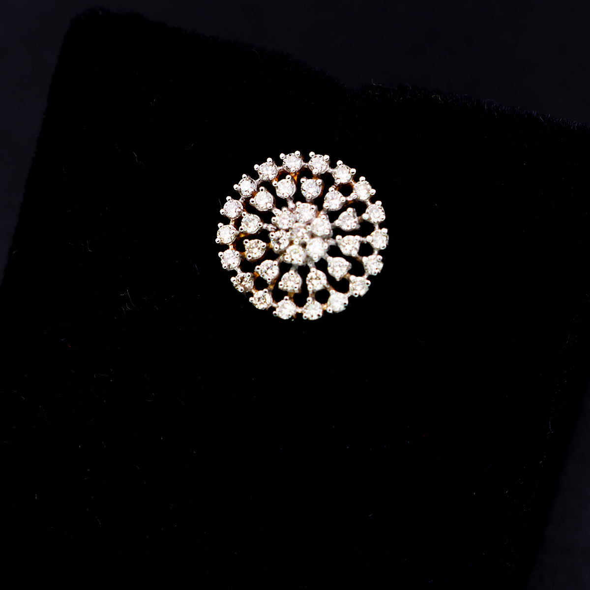 Glamorous-Diamond-Nosepin-02-dgoldpassion