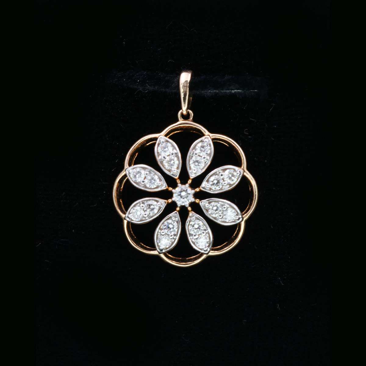 Leafy-Floral-Gleam-Diamond-Pendant-01-dgoldpassion