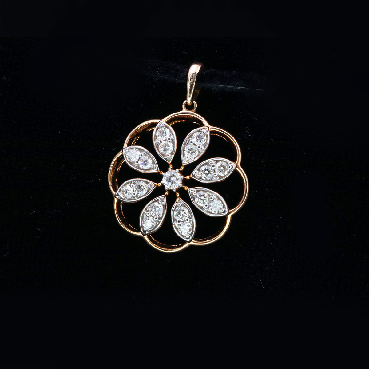Leafy-Floral-Gleam-Diamond-Pendant-02-dgoldpassion