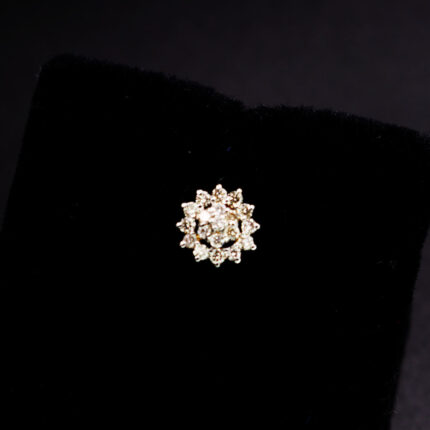 Lovely-Diamond-Nosepin-01-dgoldpassion