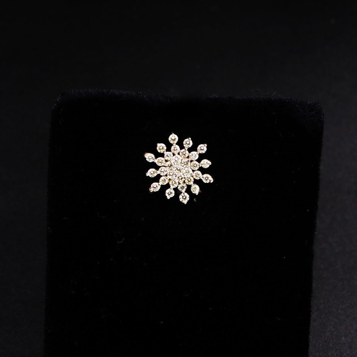 Promising-Diamond-Nosepin-01-dgoldpassion