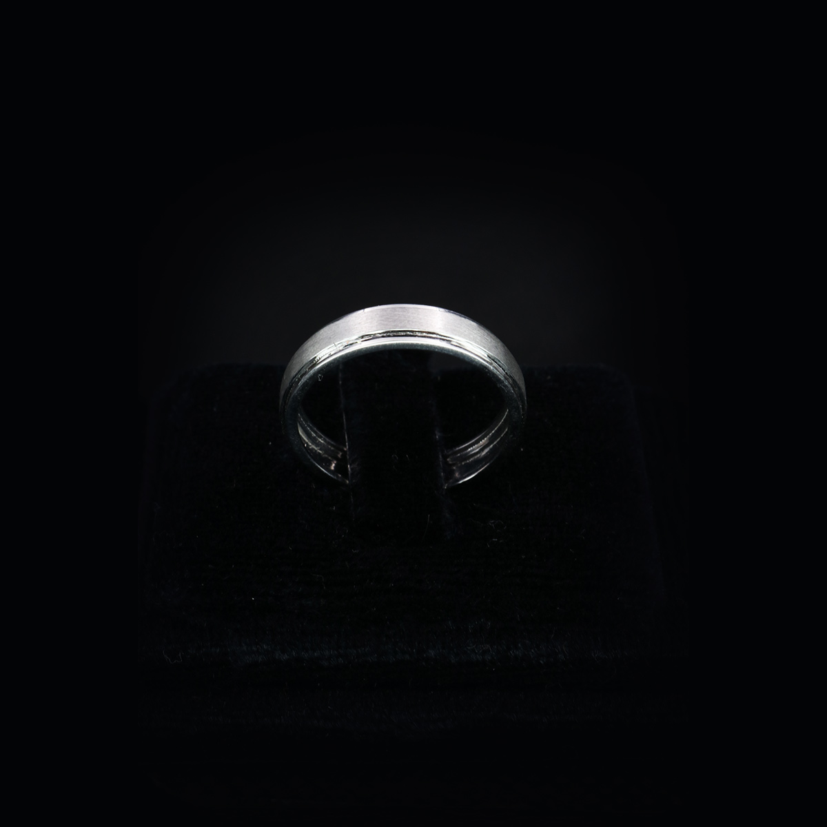 Radiant-Platinum-Elegance-Ring-02-dgoldpassion