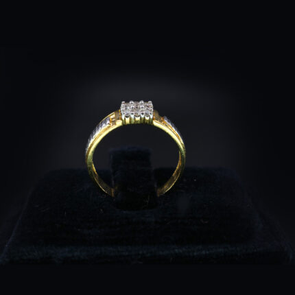 Whimsical-Serene-Sparkle-Diamond-Ring-01-dgoldpassion