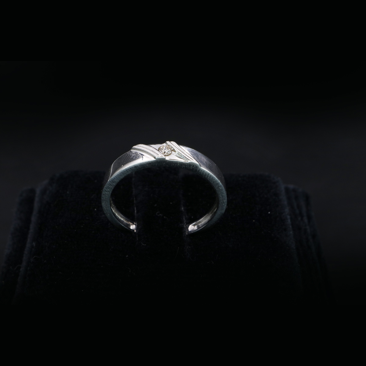 nigmatic-Eternal-Brilliance---Platinum-Ring-02-dgoldpassion